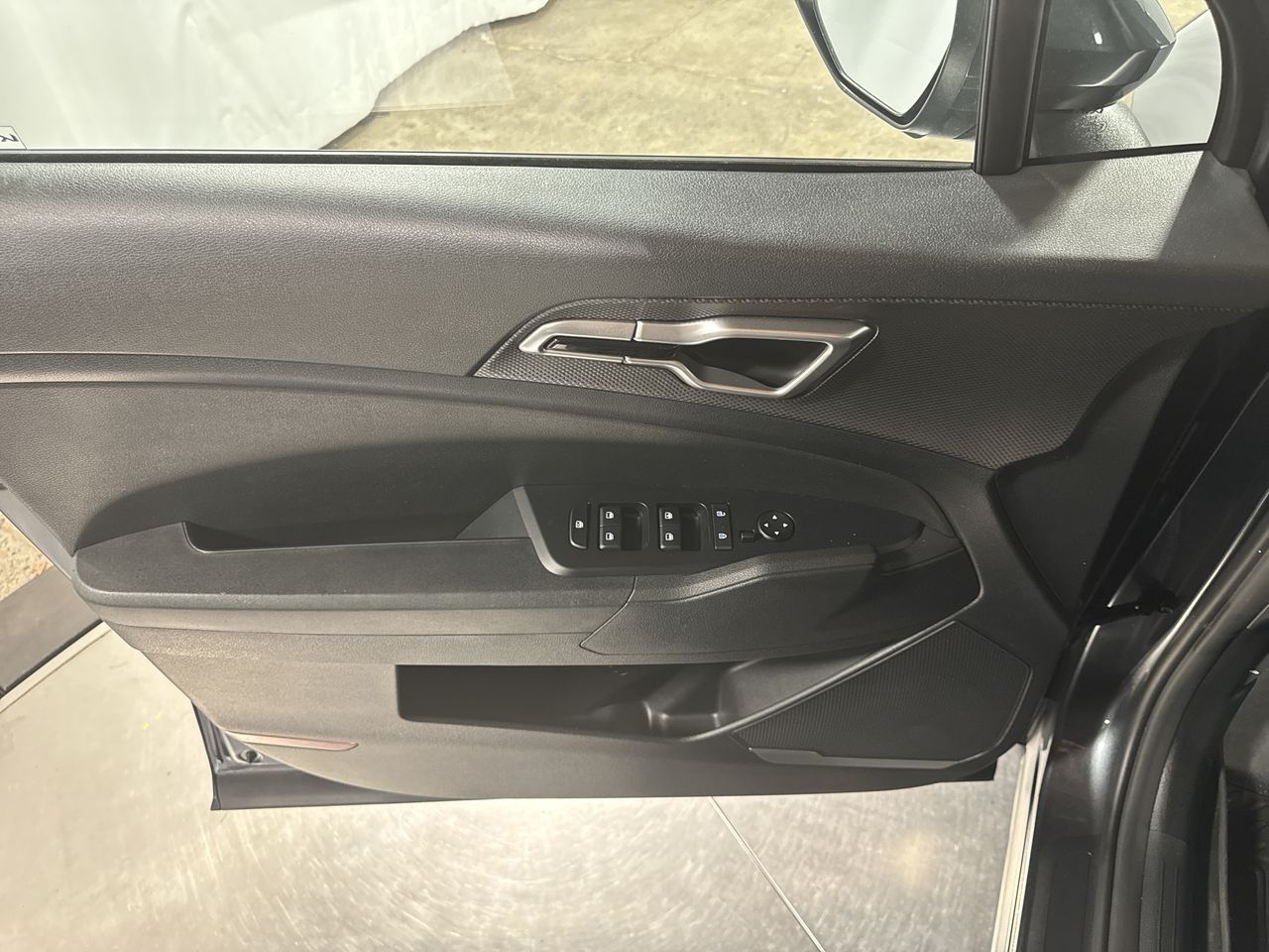 2023 Kia Sportage Hybrid LX photo 19