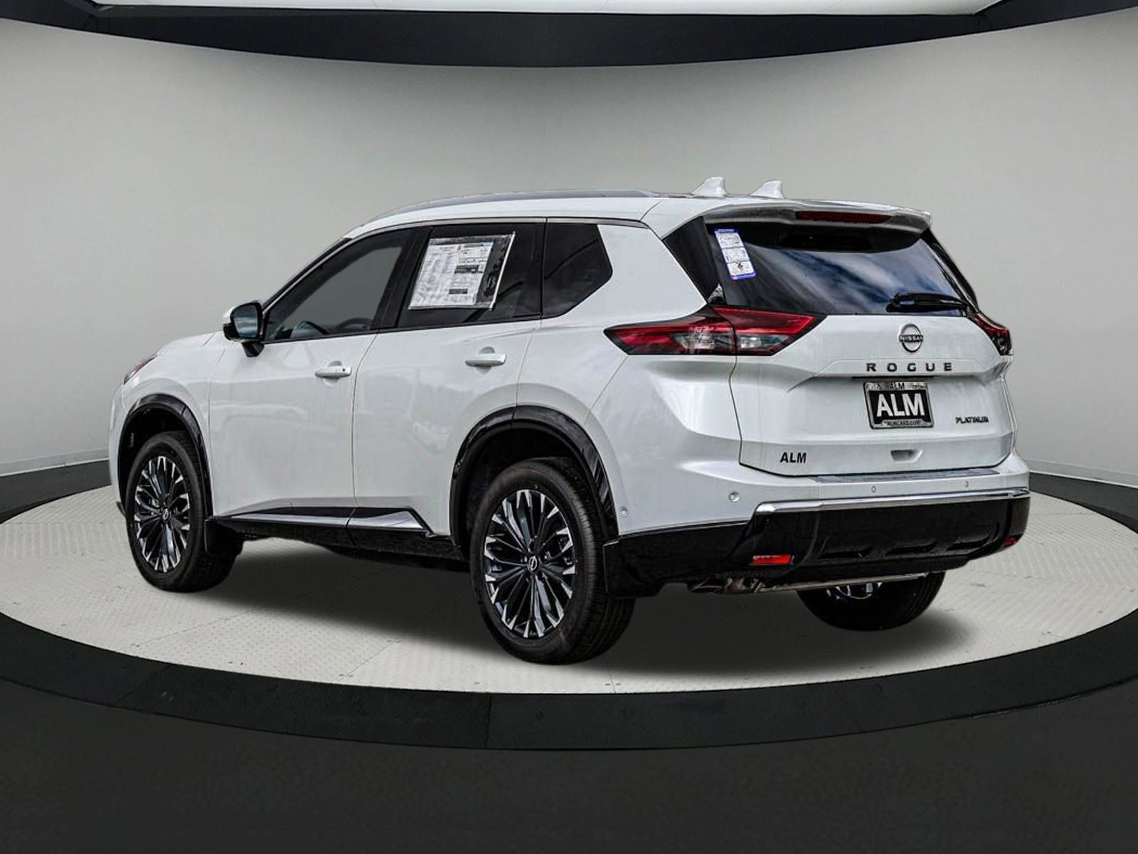 2025 Nissan Rogue Platinum photo 5
