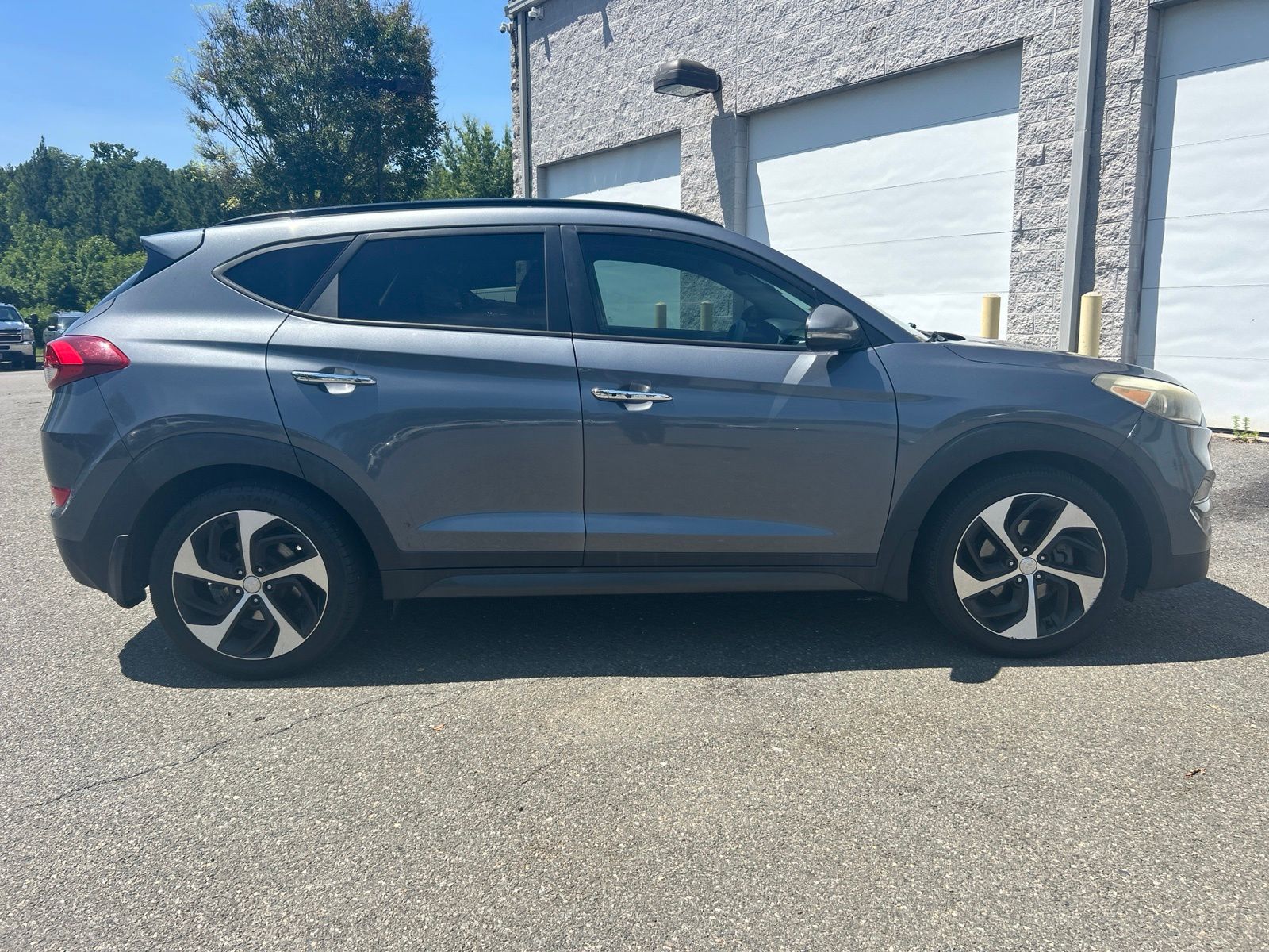 Used 2016 Gray Hyundai Limited image 4