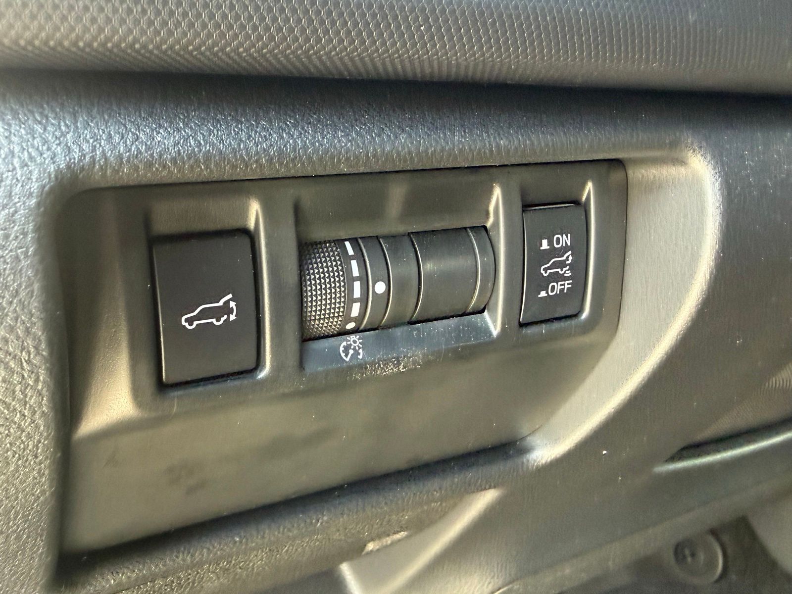 Used 2025 White Subaru Touring image 23