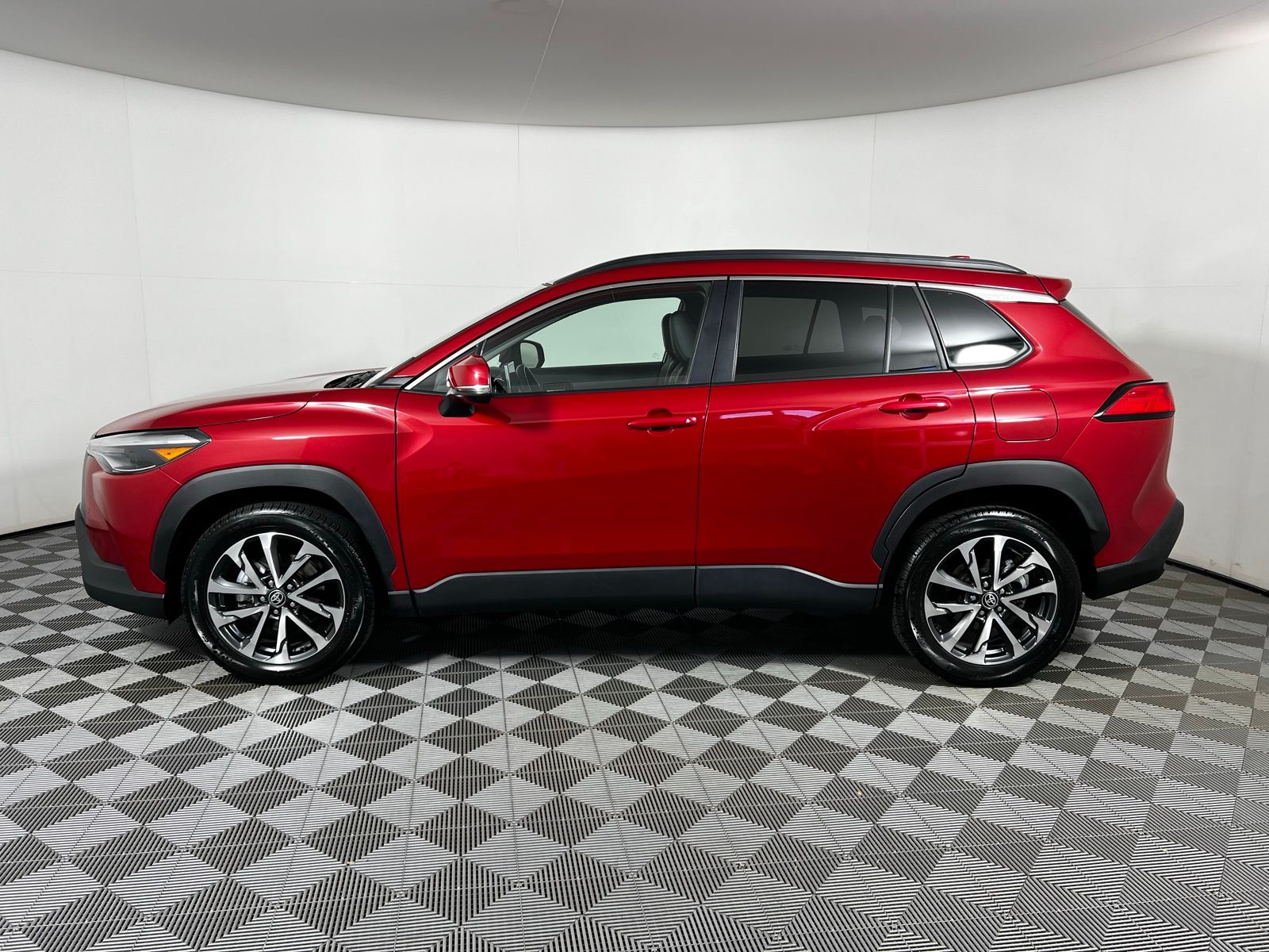 2023 Toyota Corolla Cross XLE 8