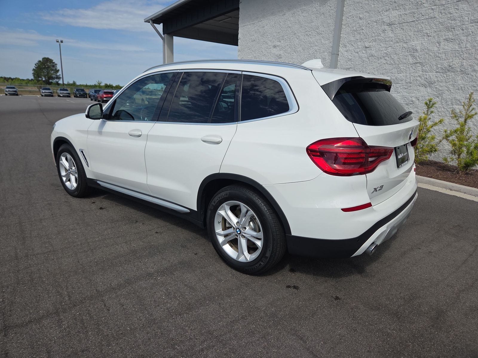 View vehicle photo 7