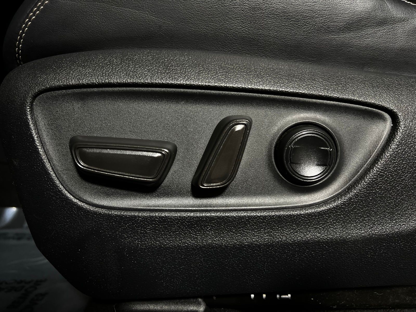 Thumbnail: 2020 Toyota RAV4 - 14