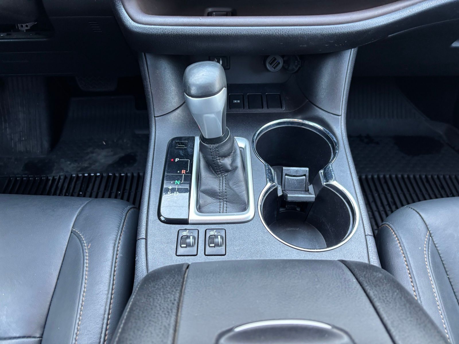 Used Car 2015 Toyota Highlander  Xle V6 For Sale Under $12,000 In Austin, Texas