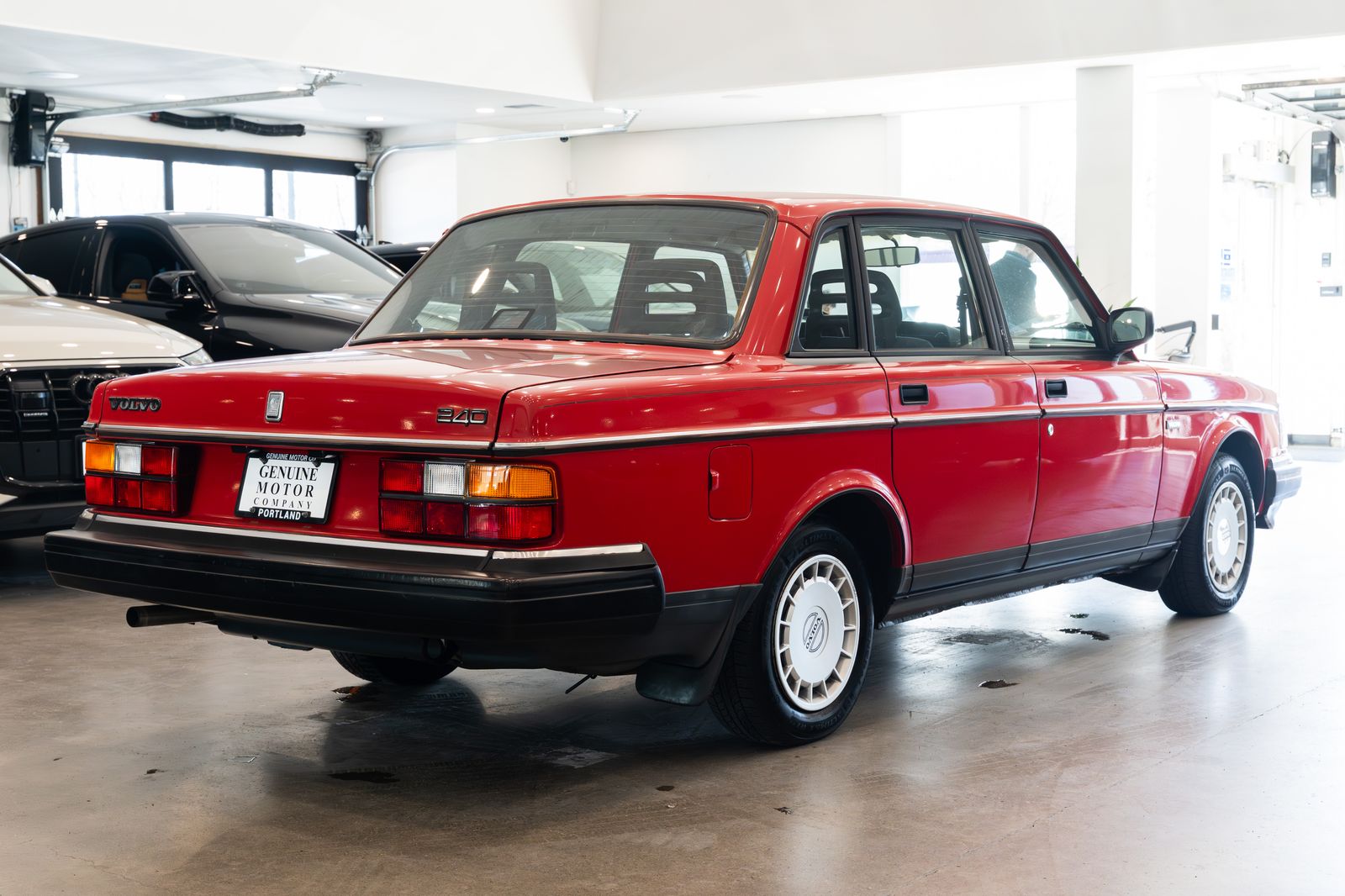 View vehicle photo 5