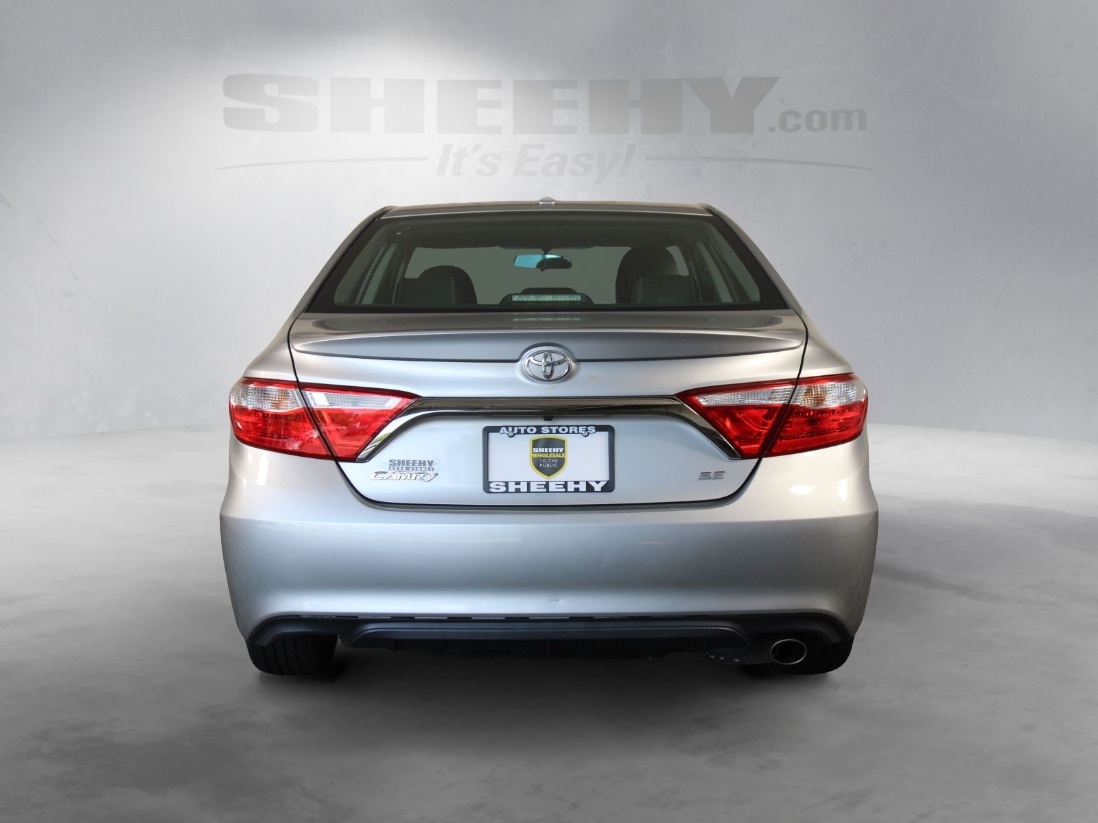 Used 2016 Silver Toyota SE image 11