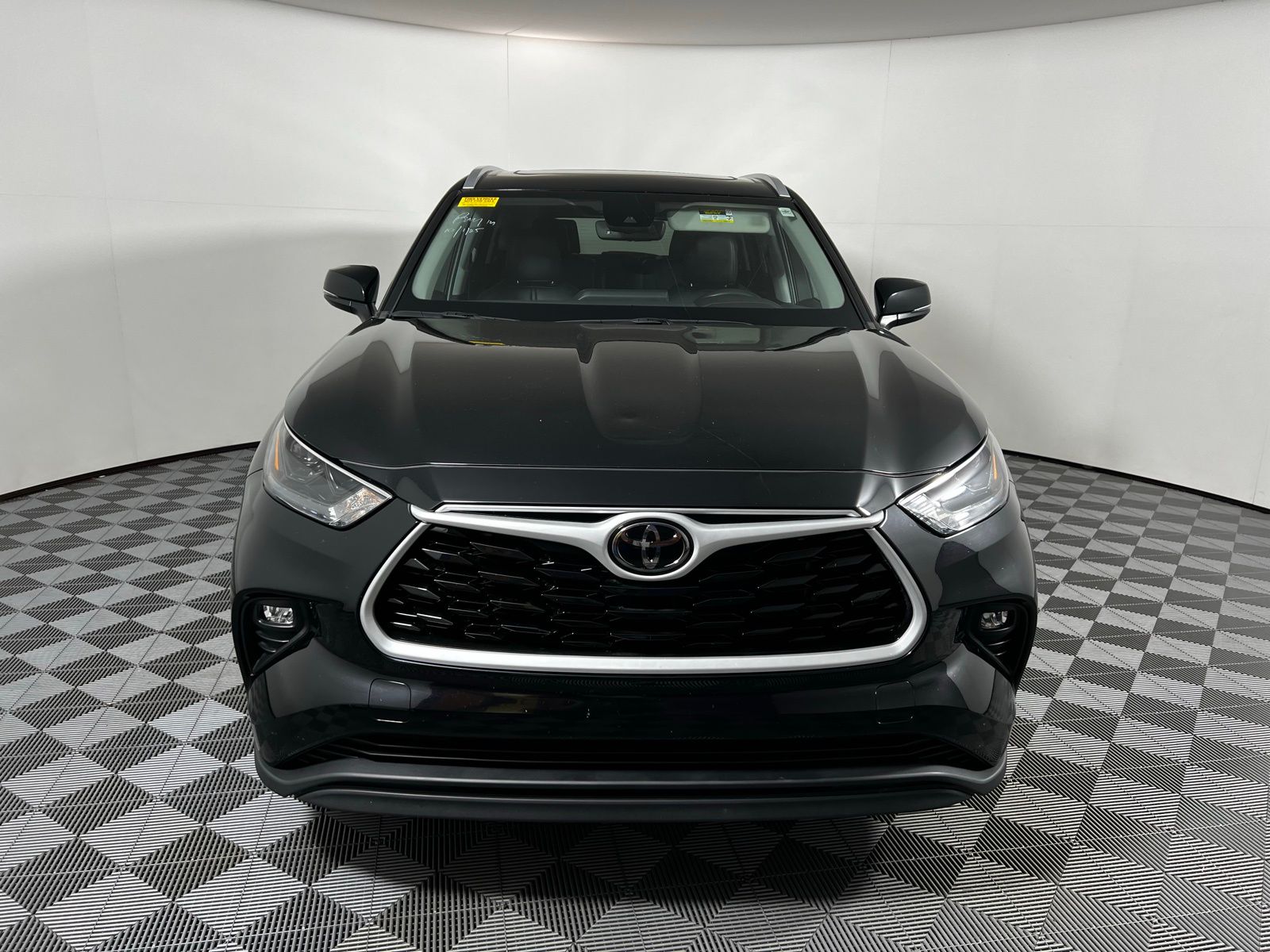 Thumbnail: 2024 Toyota Highlander - 2