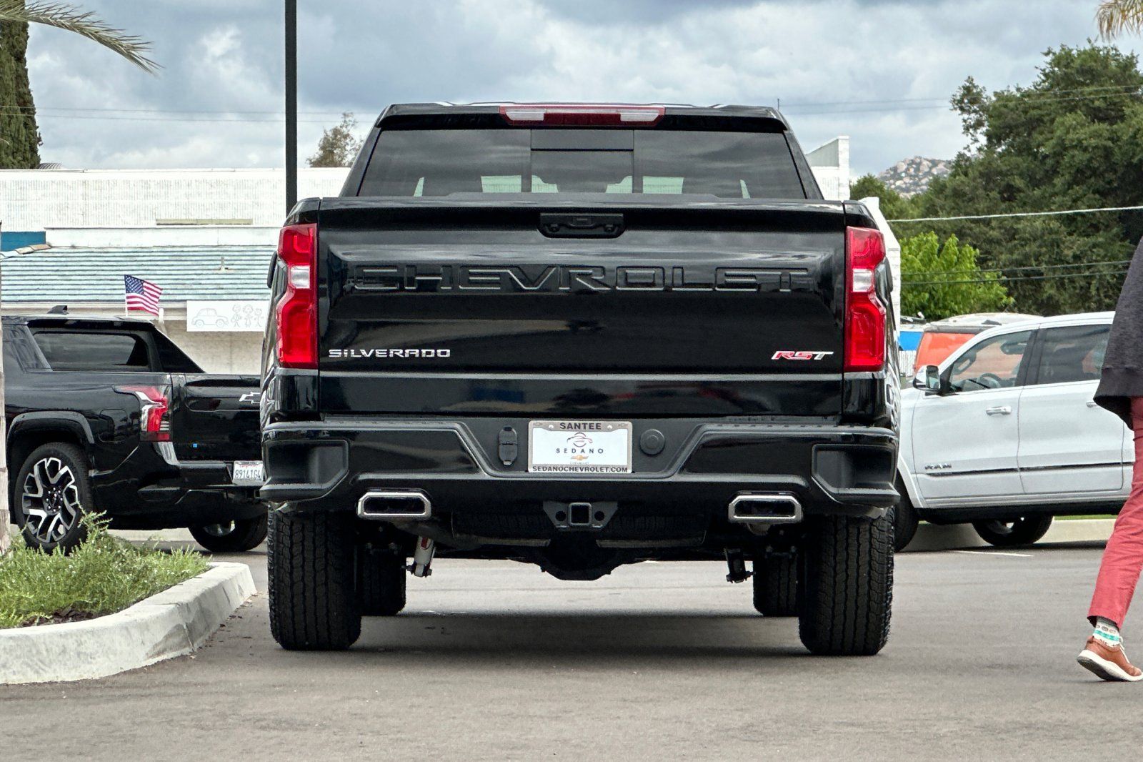 View vehicle photo 5