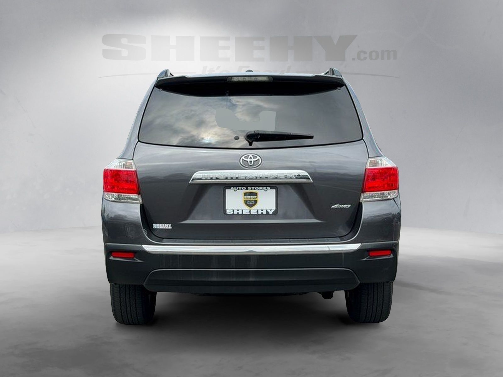 Used 2013 Magnetic Gray Metallic Toyota SE image 14