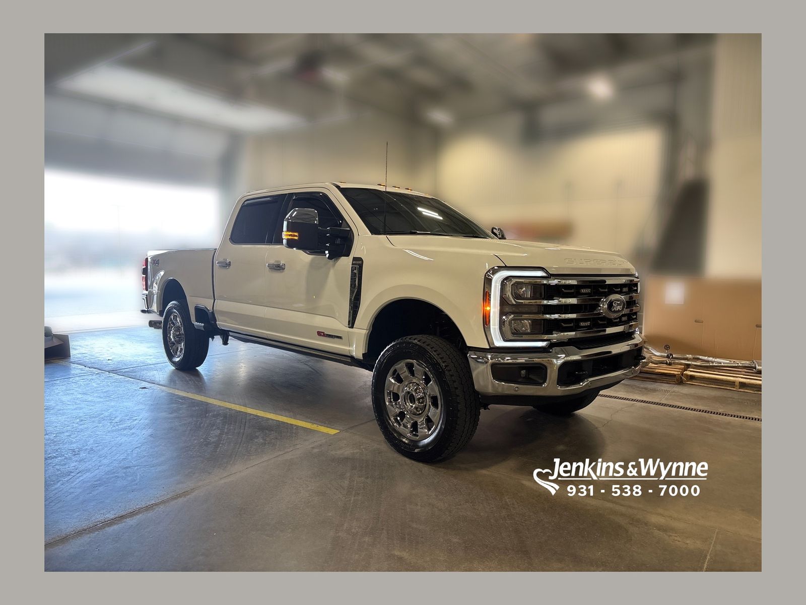 Star White Metallic Tri-Coat 2026 Ford F-350 Super Duty Pickup Truck Four-Wheel Drive Automatic