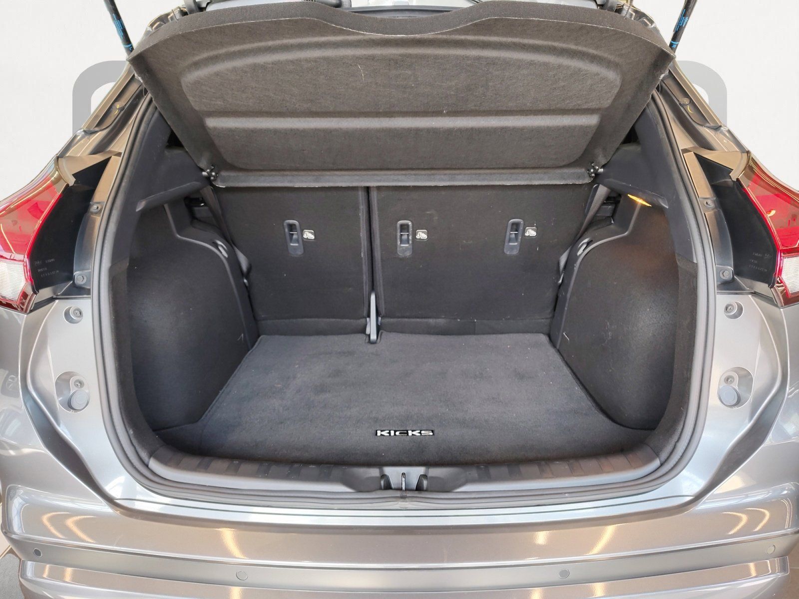 Used Car 2023 Nissan Kicks  Sr For Sale Under $20,000 In San Antonio, Texas