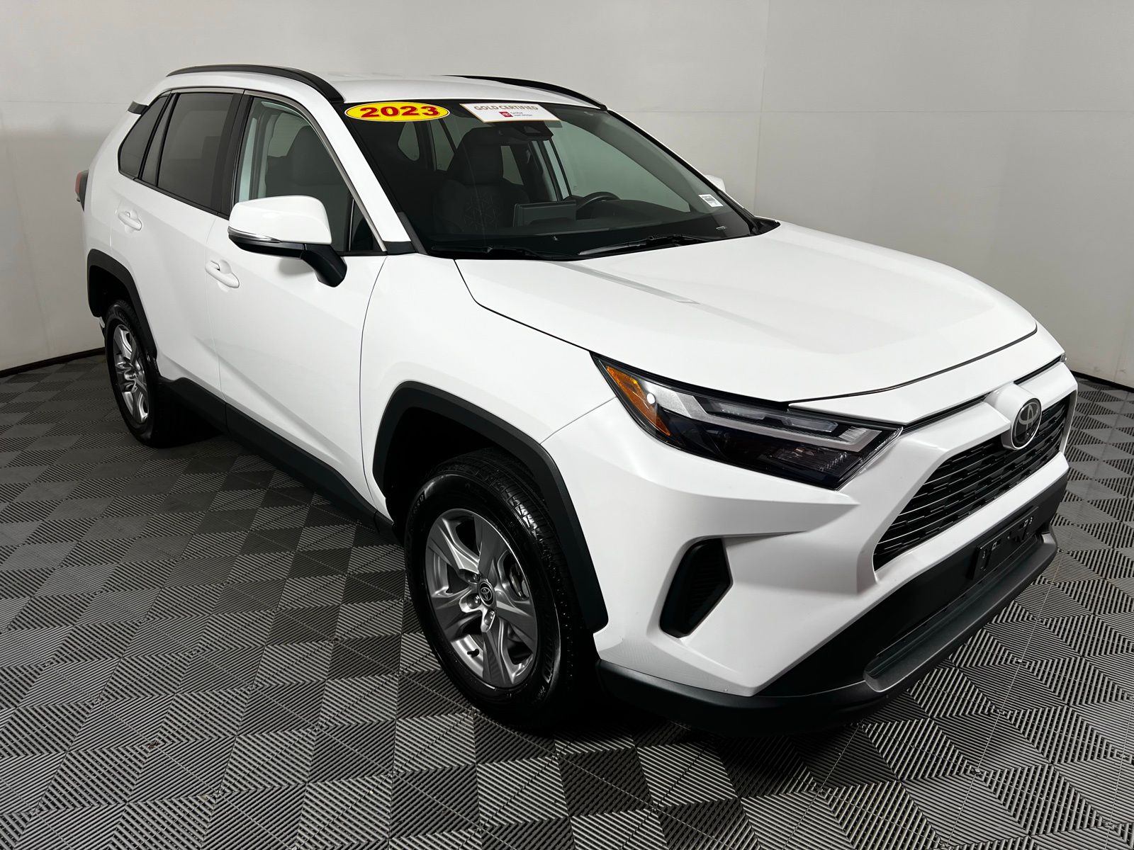 2023 Toyota RAV4 XLE 8