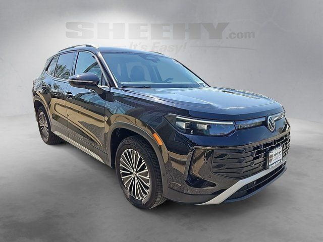 Used 2025  Volkswagen 2.0T S image 2