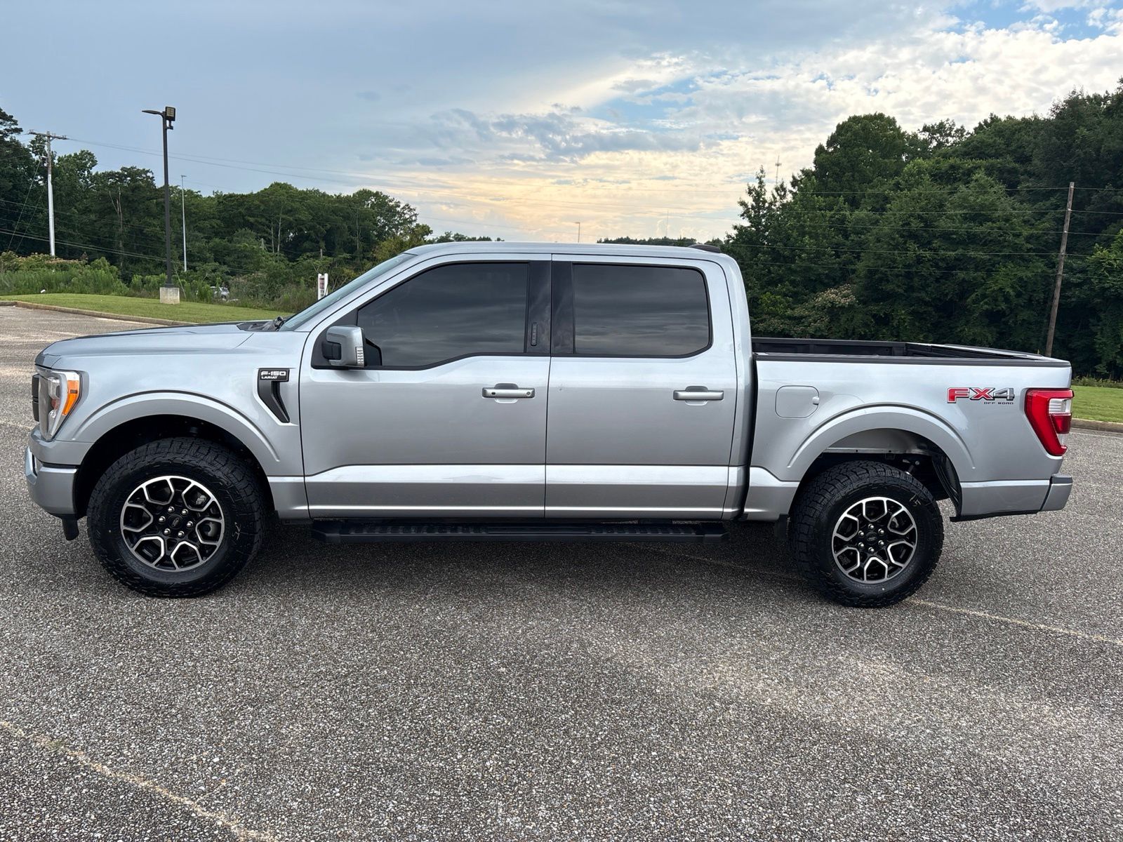 2022 Ford F-150 Lariat SuperCrew 4WD