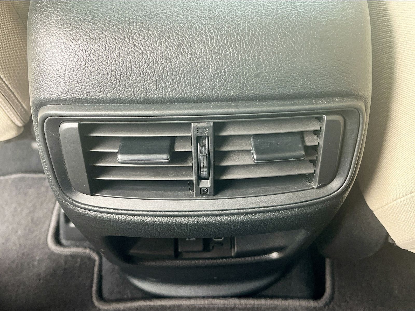 Used 2022 White Honda EX image 25