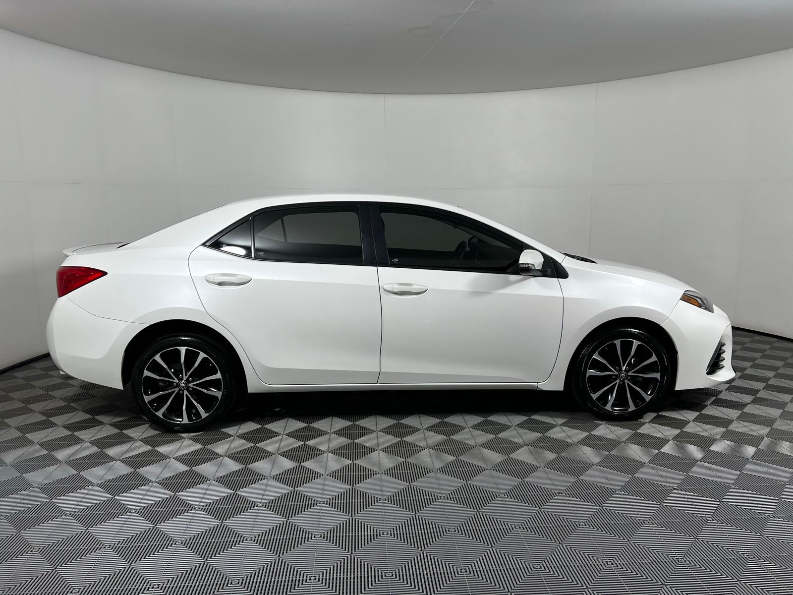 2018 Toyota Corolla SE 4