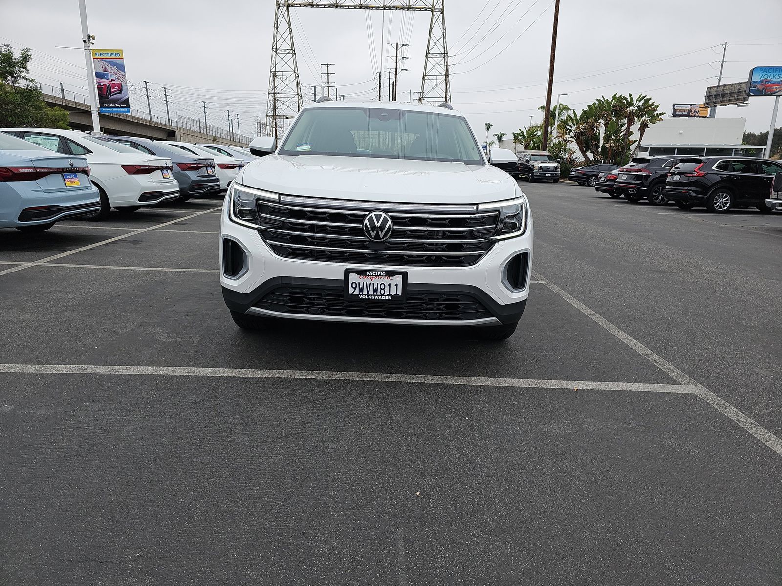 2026 Volkswagen Atlas 2.0T SE's photo