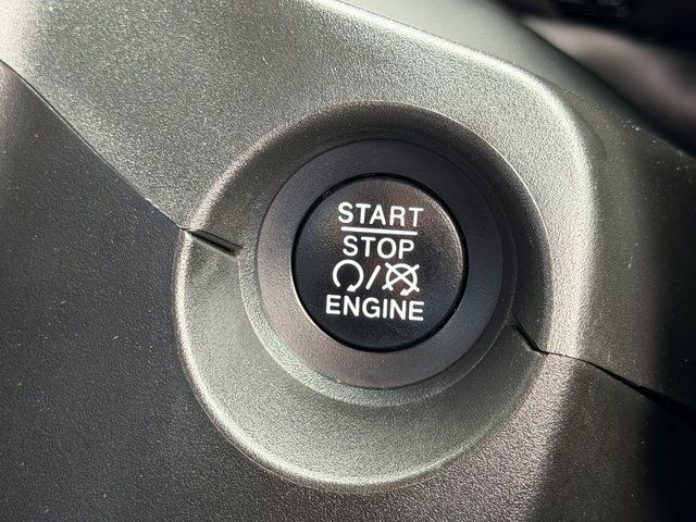 Used 2019 Billet Silver Metallic Jeep Latitude image 22