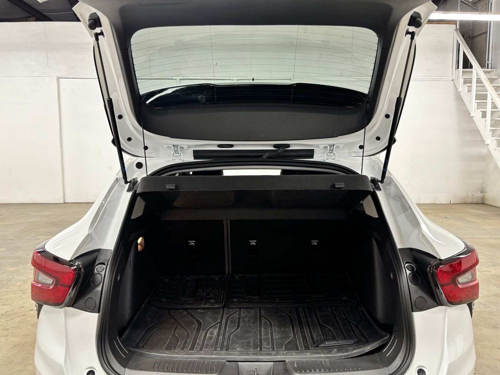 Used 2025 White Chevrolet ACTIV image 24