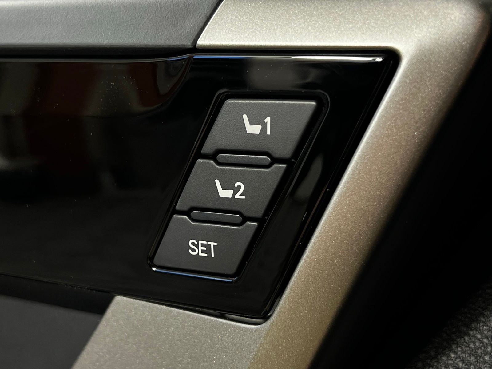 2025 Toyota Tundra Limited 12