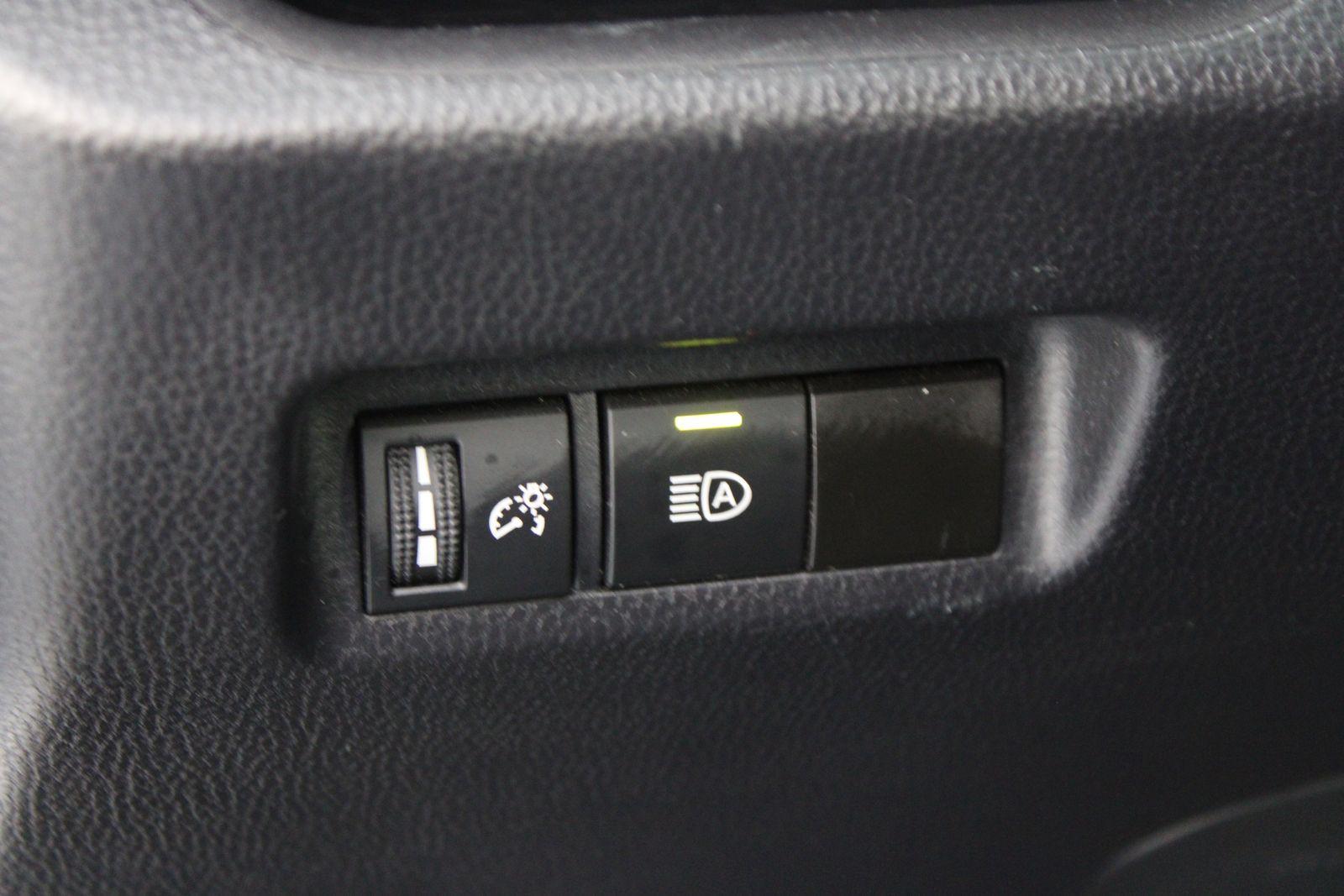 Used 2024 White Toyota Adventure image 18