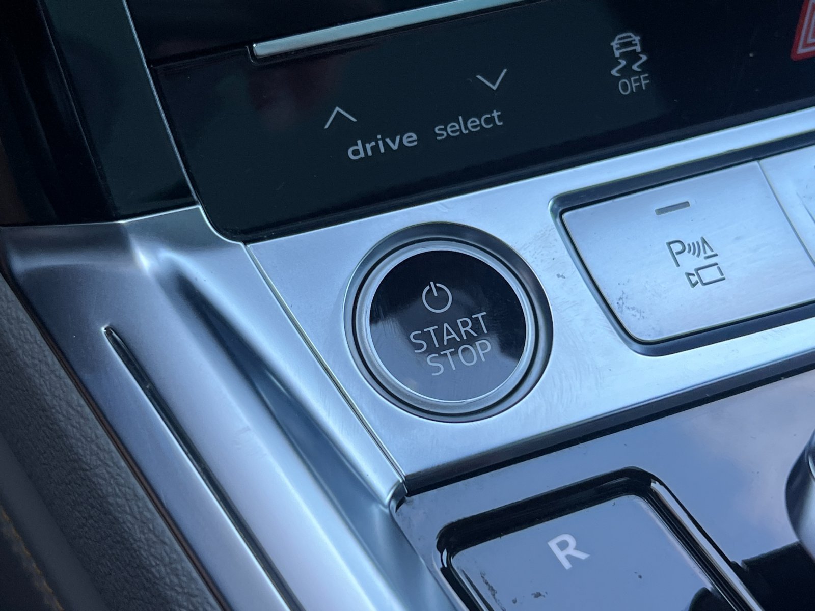 2024 Audi Q8 Sportback e-tron Prestige — full photo 23 of 29