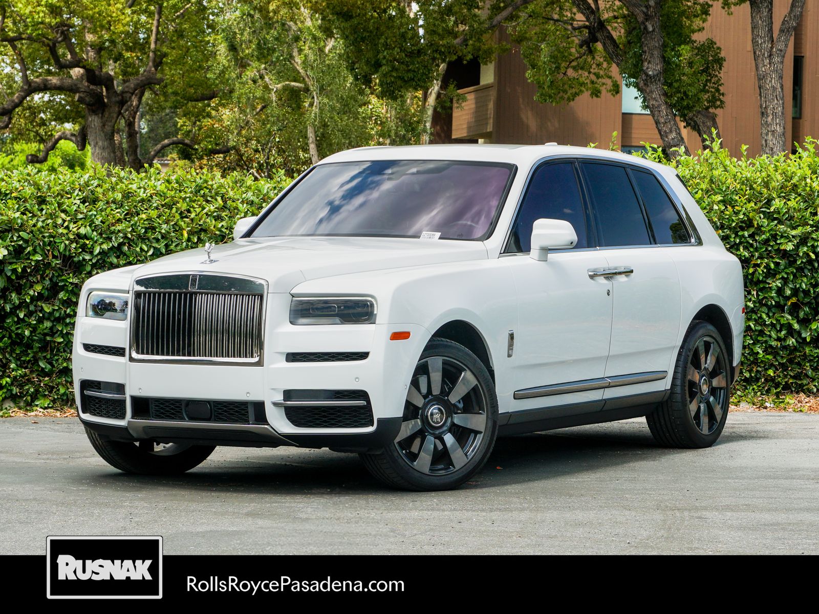 Arctic White 2024 Rolls-Royce Cullinan SUV / Crossover All-Wheel Drive 8-Speed Automatic