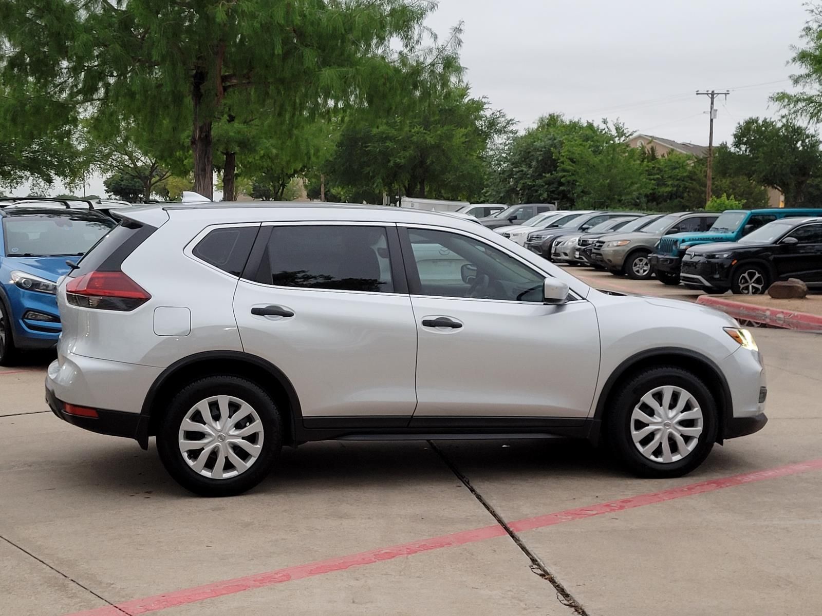 used 2020 Nissan Rogue car, priced at $10,900
