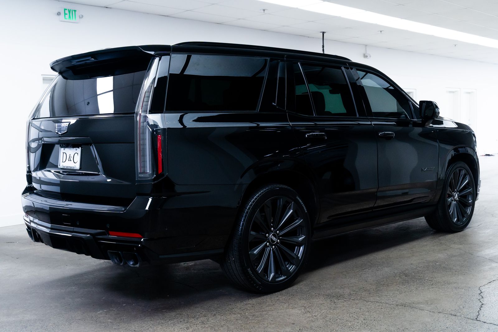 View vehicle photo 6