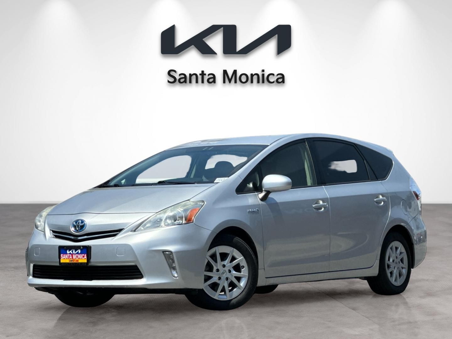 2013 Toyota Prius v Three's photo