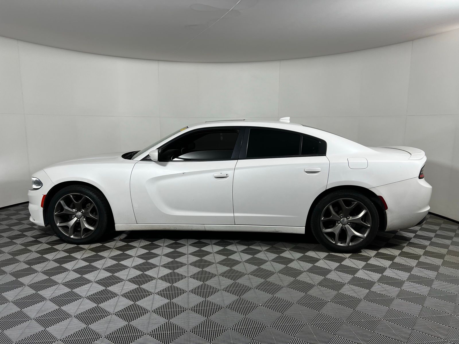 Thumbnail: 2016 Dodge Charger - 8