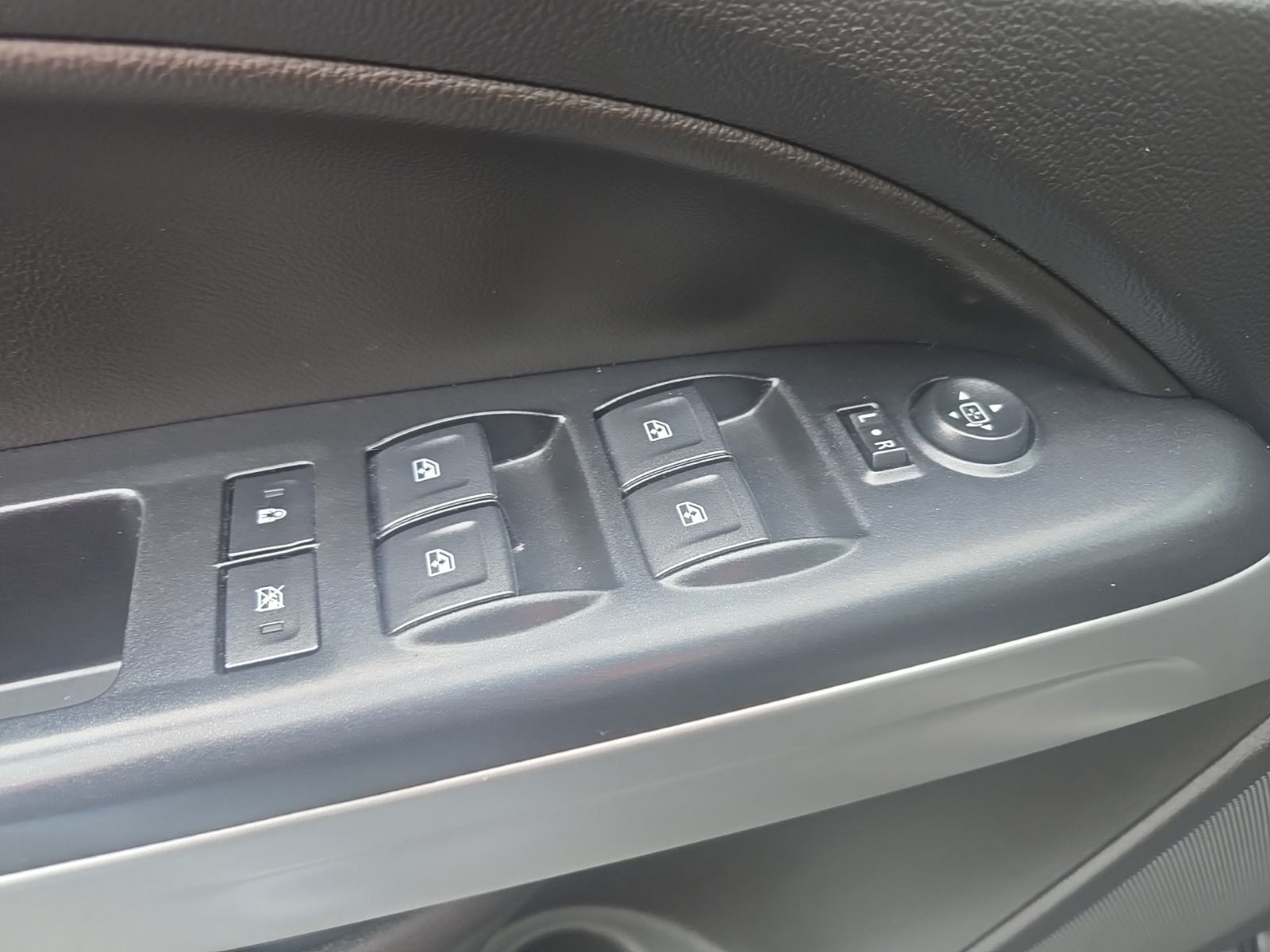 Used 2021 Black Chevrolet ZR2 image 23