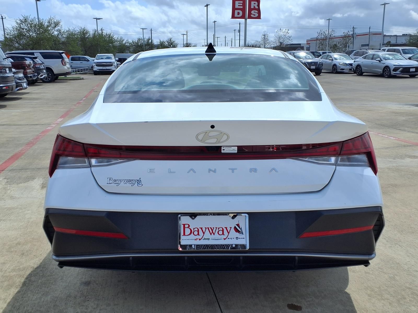 2025 Hyundai Elantra SEL Convenience - 5