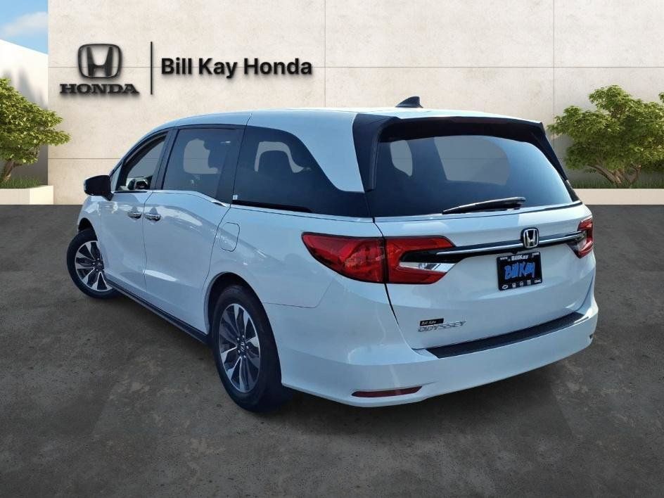 View vehicle photo 6