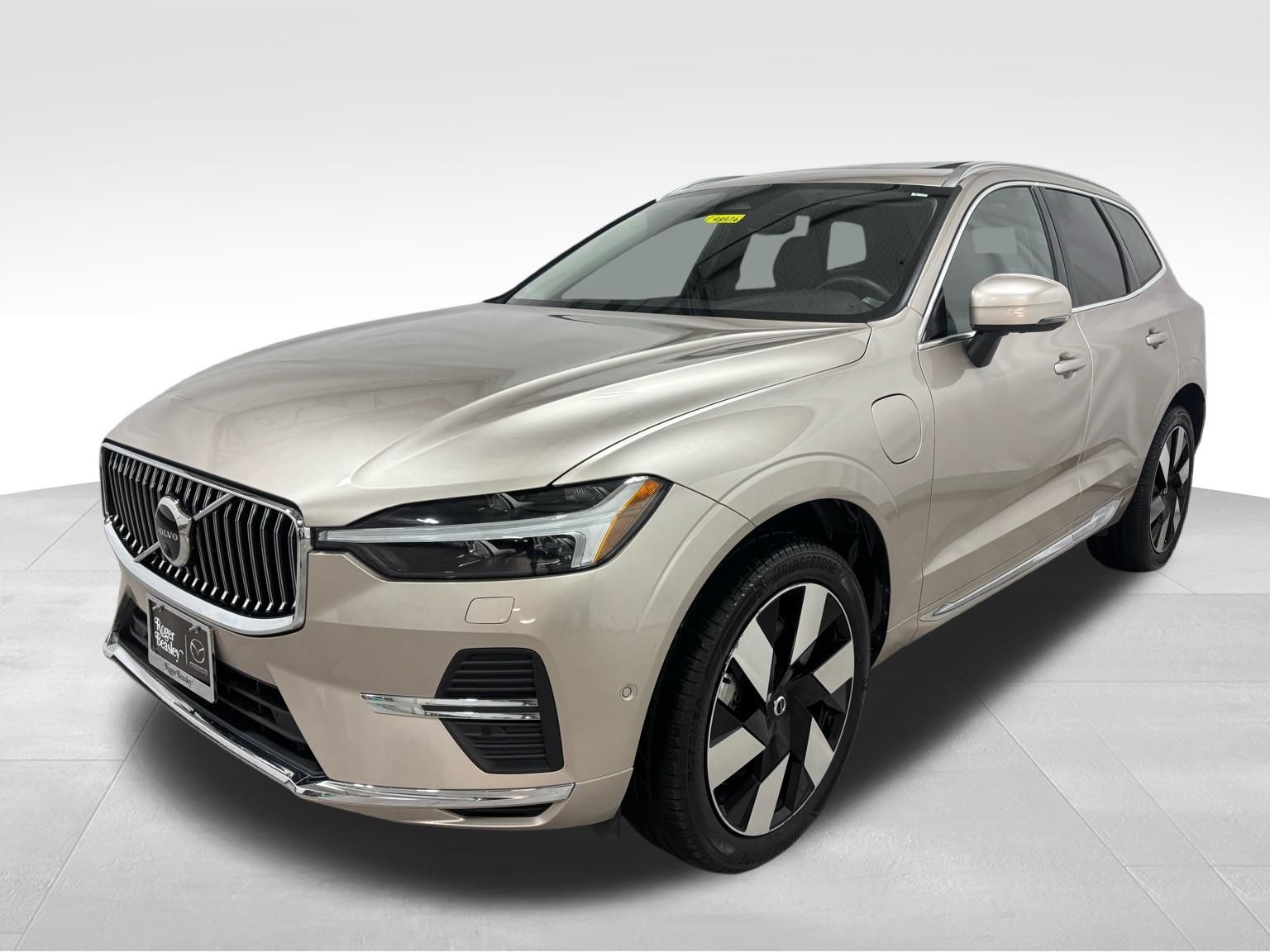 Used Car 2023 Volvo Xc60 Recharge Plug-in Hybrid  T8 Plus Bright Theme For Sale Under $35,000 In Austin, Texas