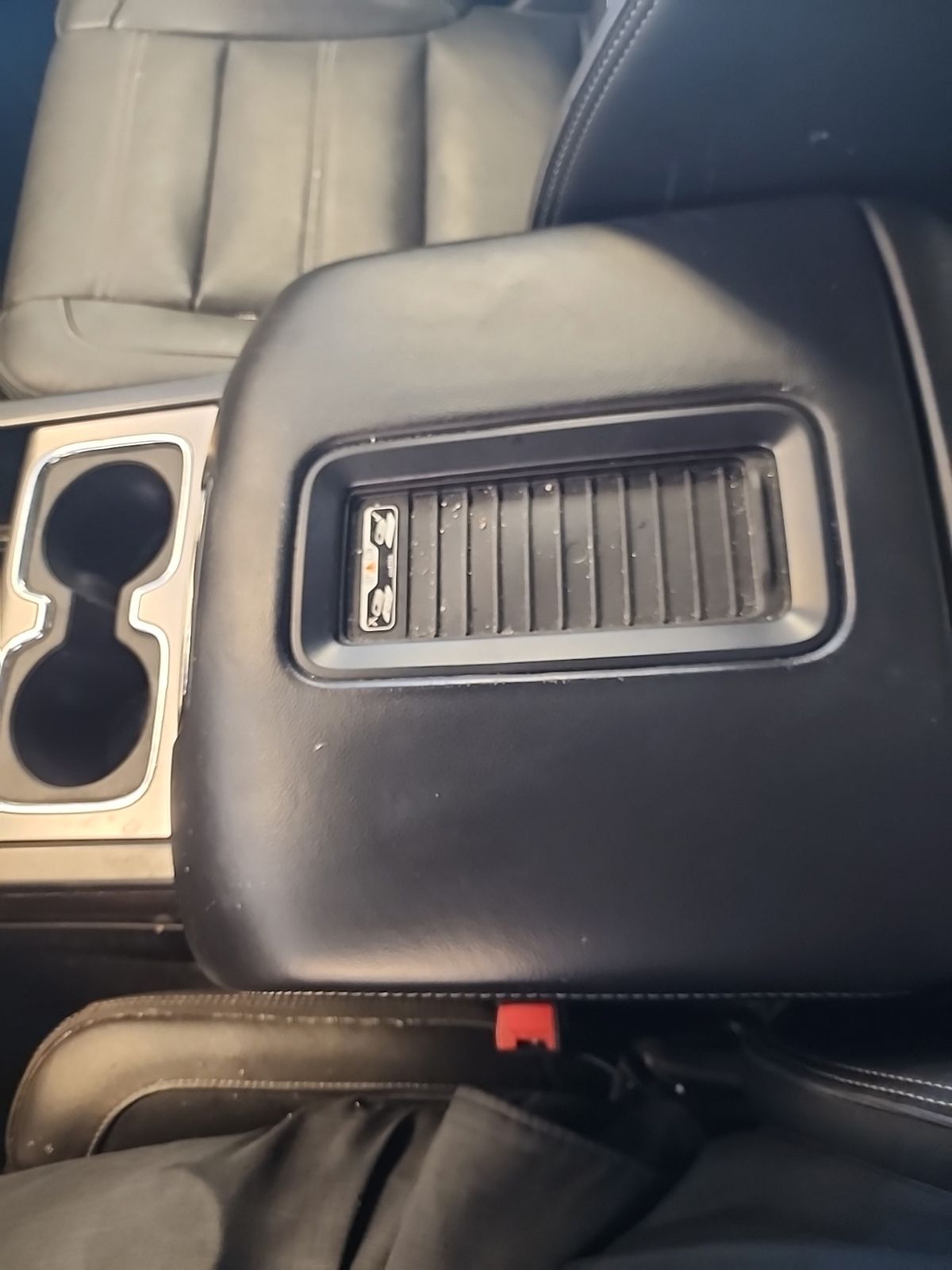 Used 2018 Onyx Black GMC Denali image 28