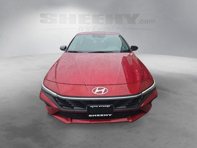 Used 2025 Red Hyundai SEL Sport image 17