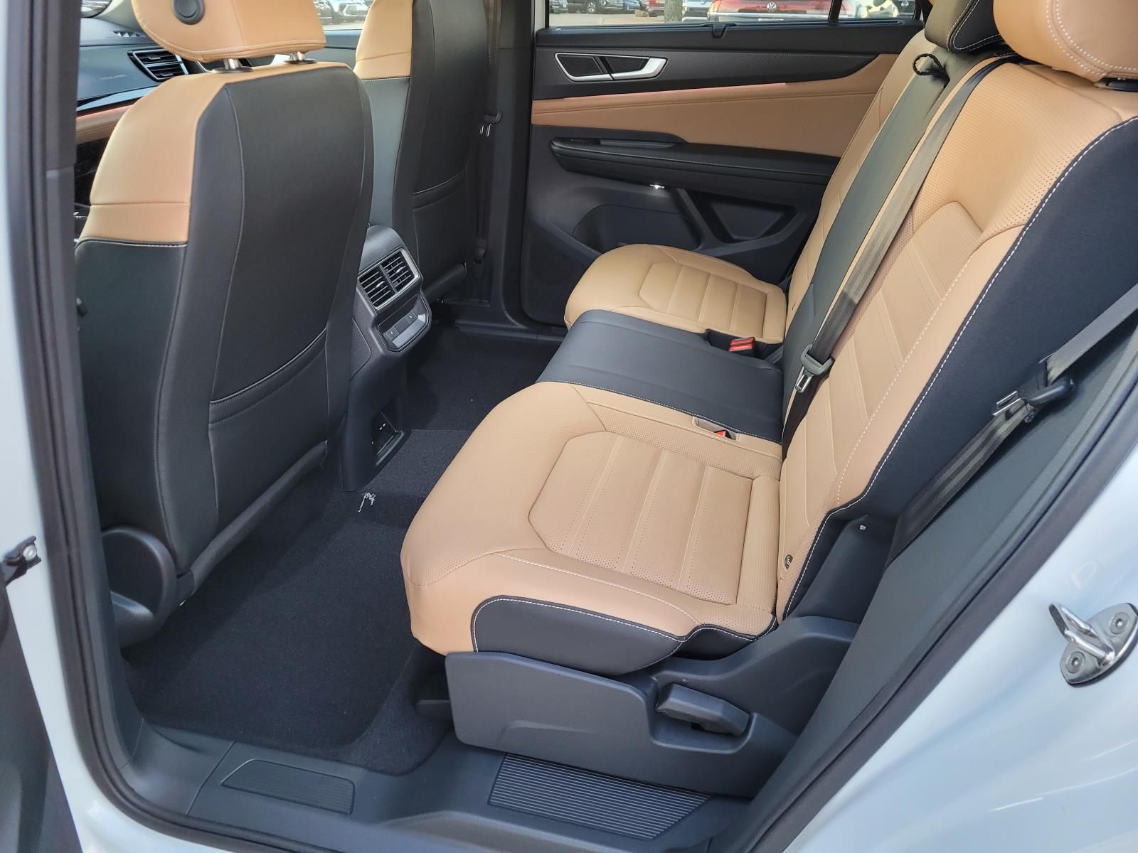 new 2026 Volkswagen Atlas Cross Sport car, priced at $46,514