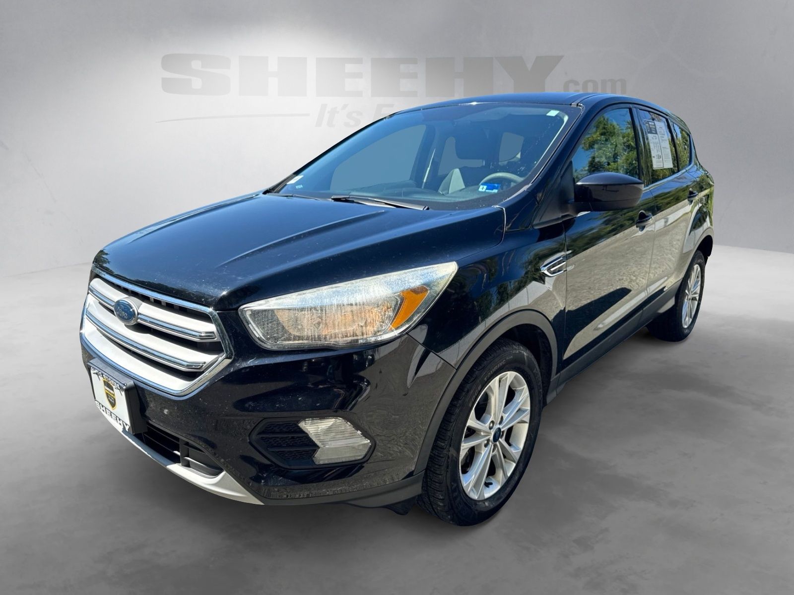 Used 2017 Shadow Black Ford SE image 14