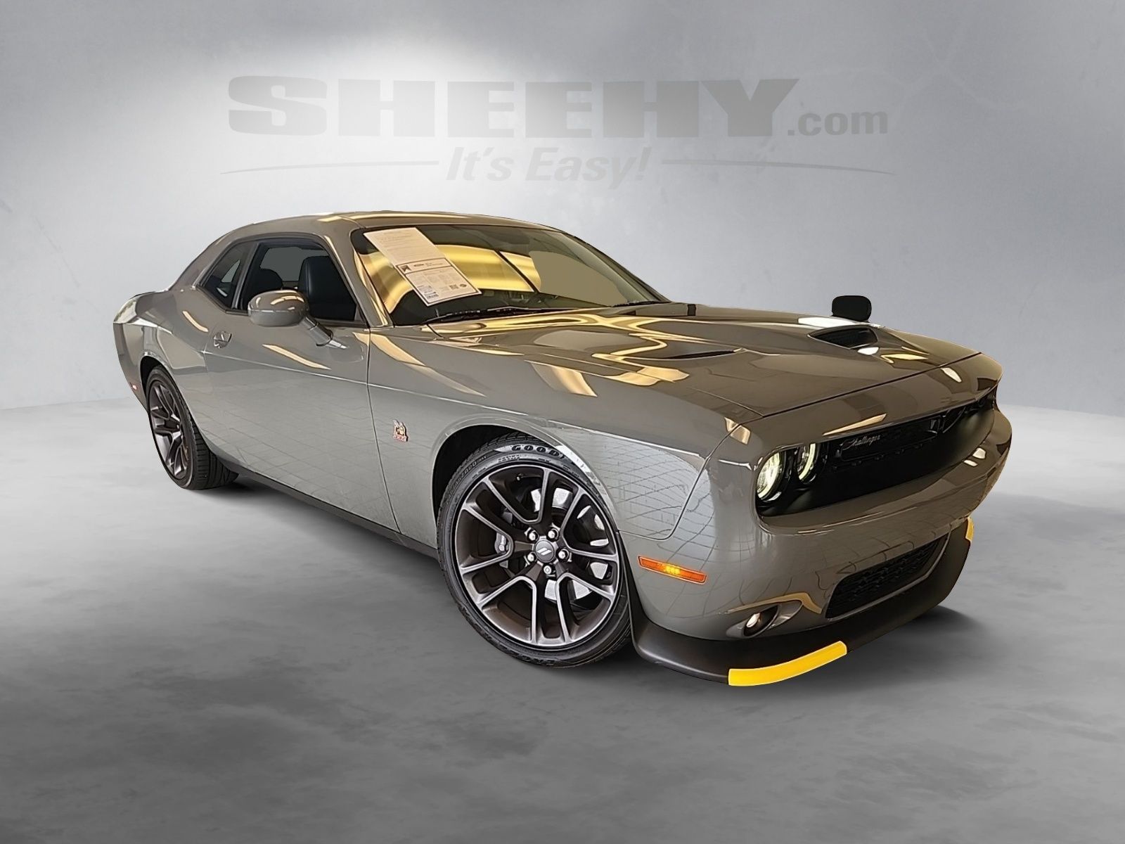 Used 2023 Destroyer Gray Clearcoat Dodge R/T Scat Pack image 2