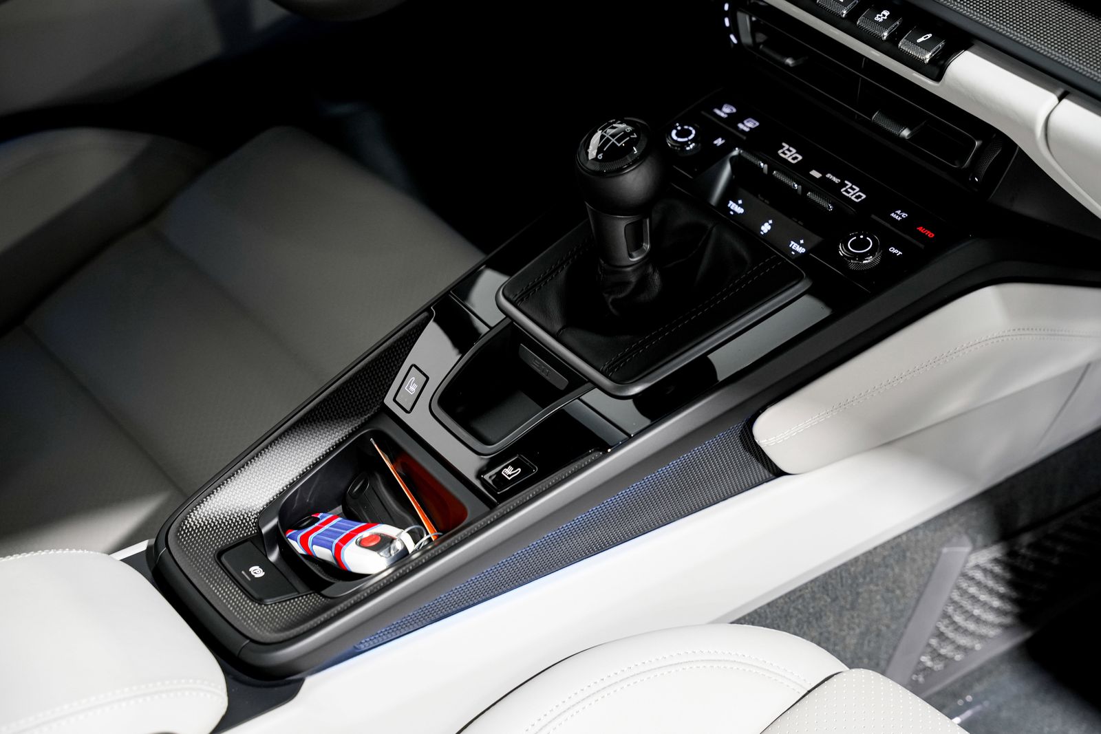 2022 Porsche 911 Carrera GTS — photo 31