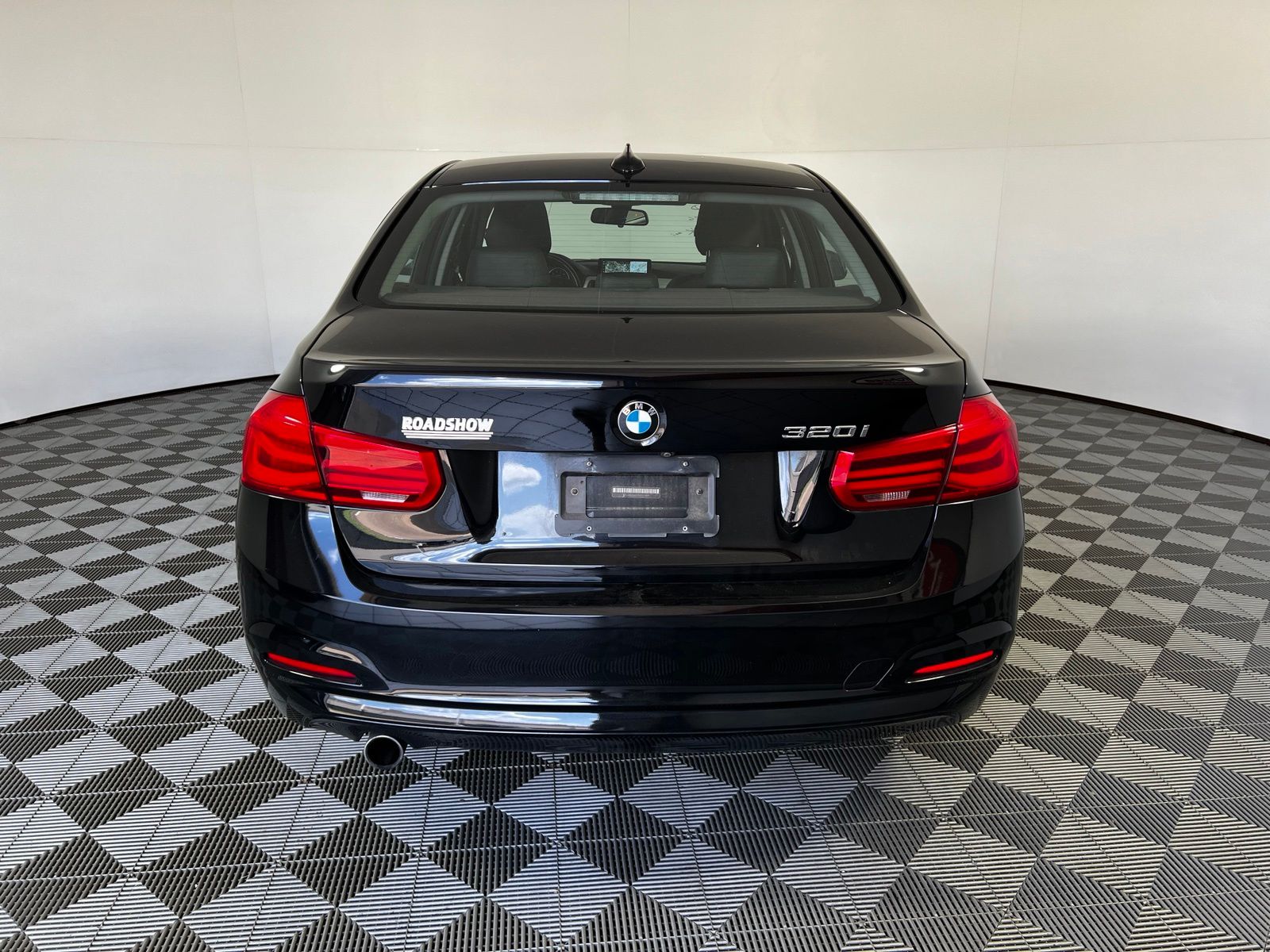 Thumbnail: 2018 BMW 3 Series - 6