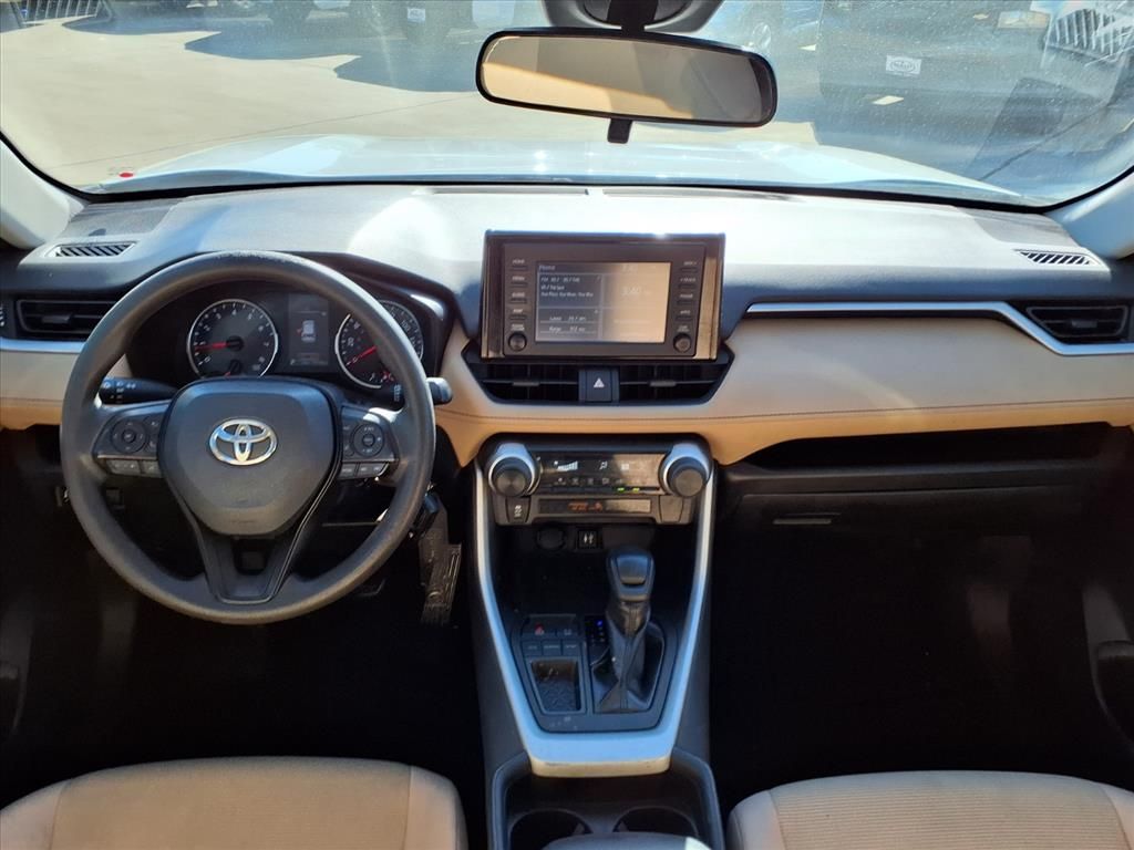 2019 Toyota RAV4 LE White at Emmons Autoplex