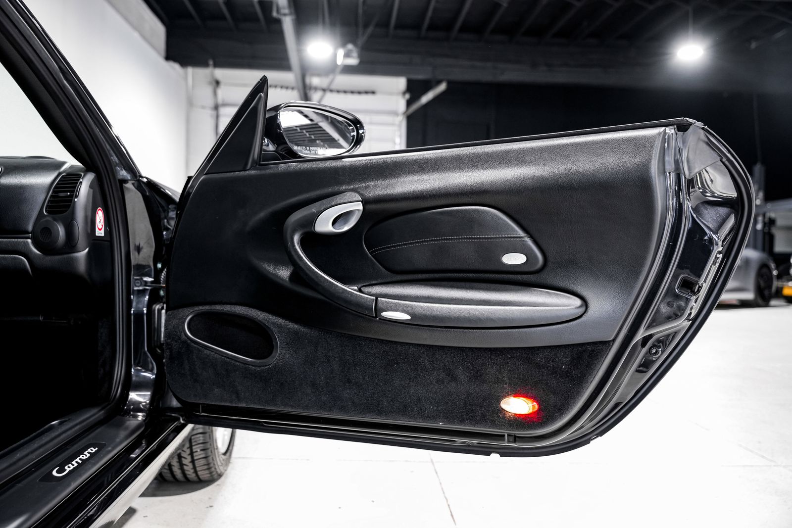 2004 Porsche 911 Carrera — photo 21