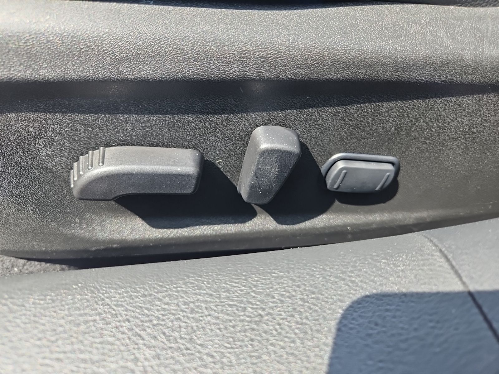 Used 2023 Gray Nissan 2.0 SR image 25