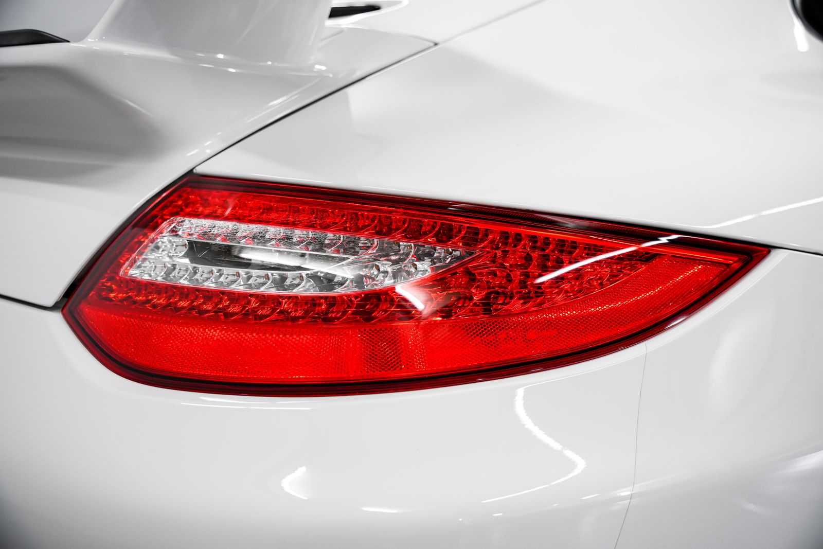 2010 Porsche 911 GT3 — photo 35