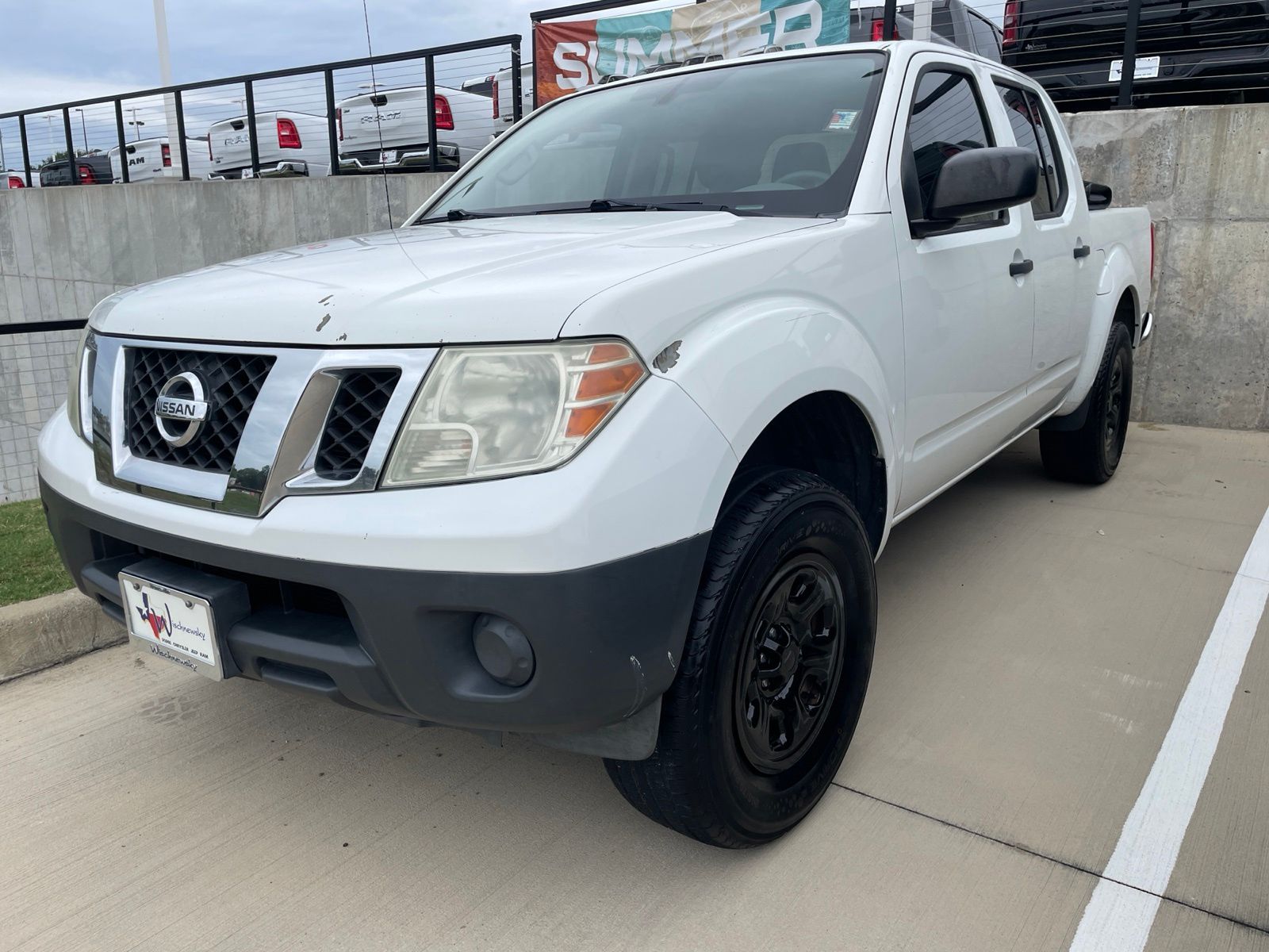 Glacier White 2015 Nissan Frontier Pickup Truck 4X2 5-Speed Automatic Overdrive