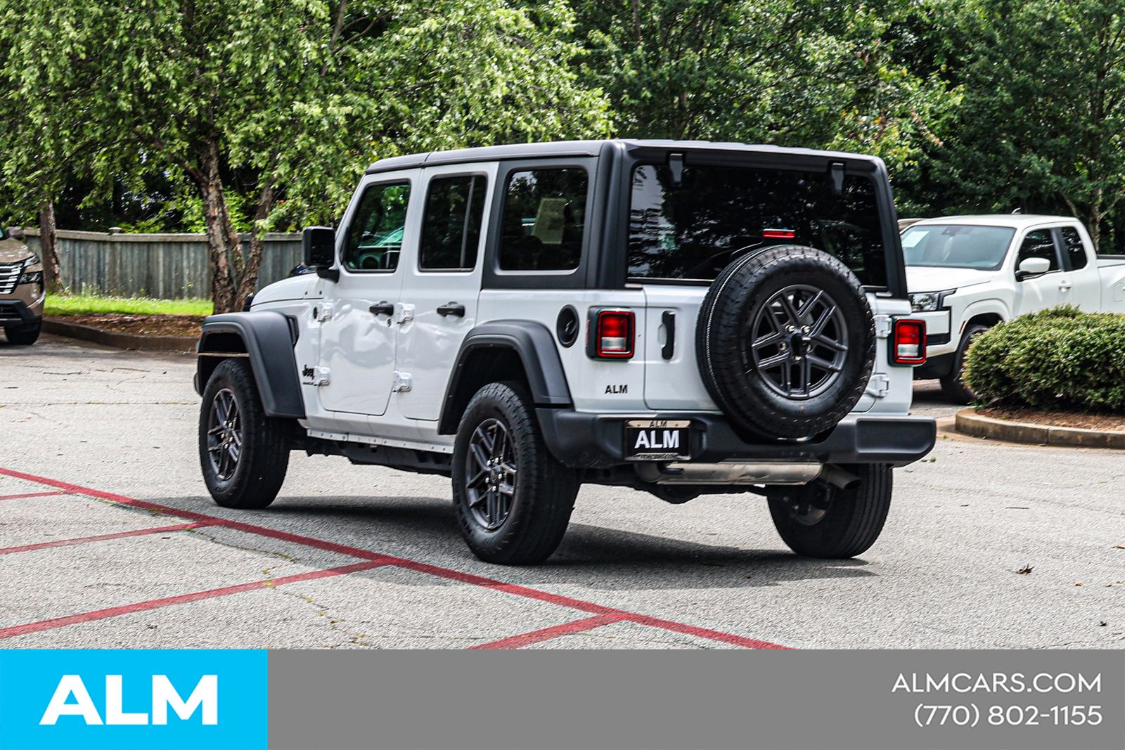 Used 2025 White Jeep Sport S image 9