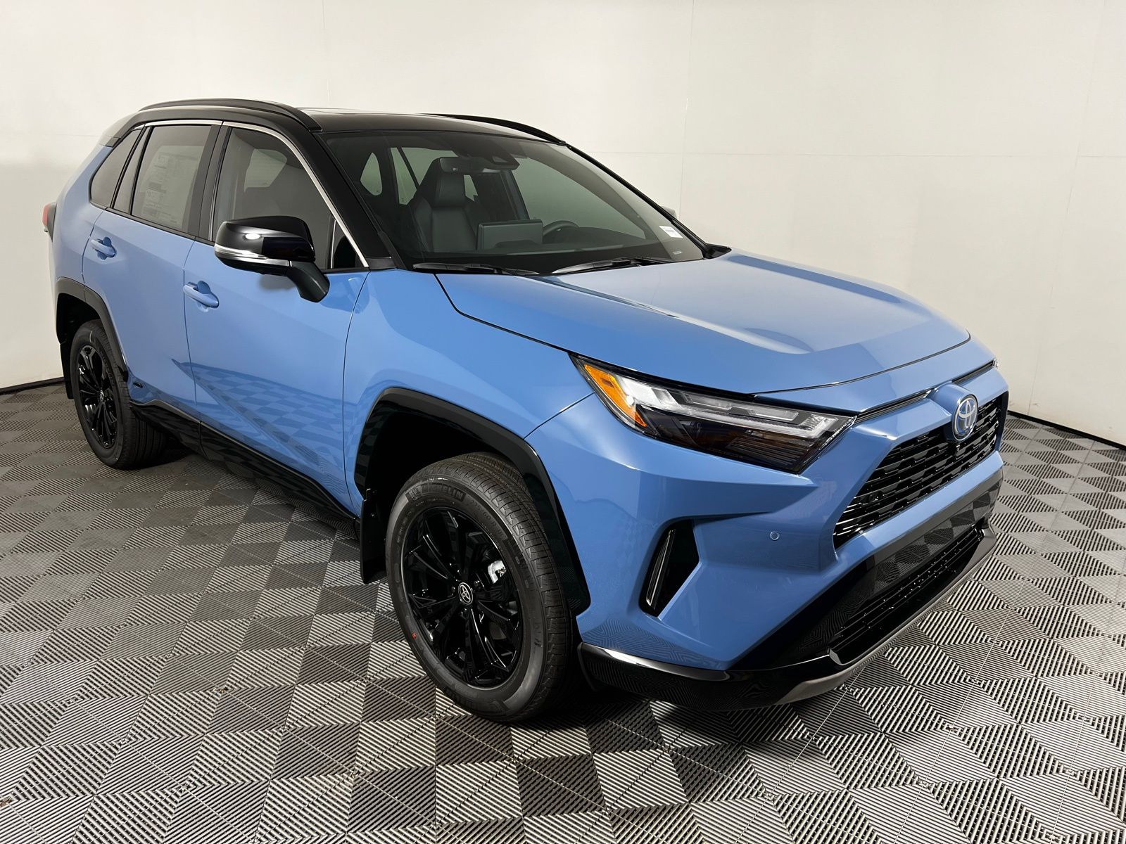 Thumbnail: 2025 Toyota RAV4 - 3