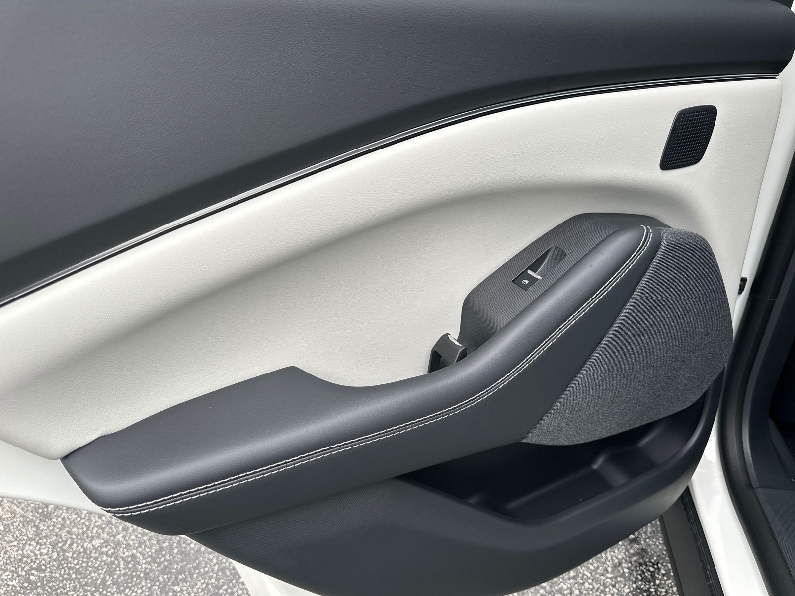 New 2026 Star White Metallic Tri-coat Ford Premium image 23